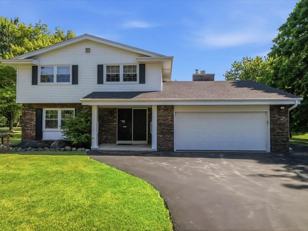 7881 Hill 'N Dale COURT, Cedarburg, WI 53012