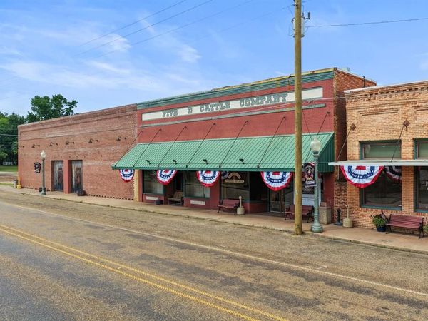 8 N Main Street , Avinger, TX 75630