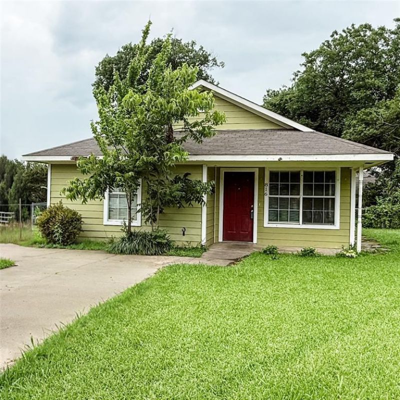816 N Throckmorton Street, Sherman, TX 75090 Main Photo