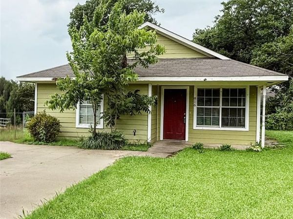 816 N Throckmorton Street, Sherman, TX 75090