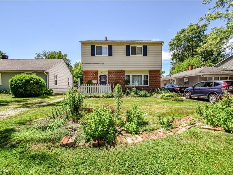 682 Iroquois Trail, Willoughby, OH 44094 Photo 1