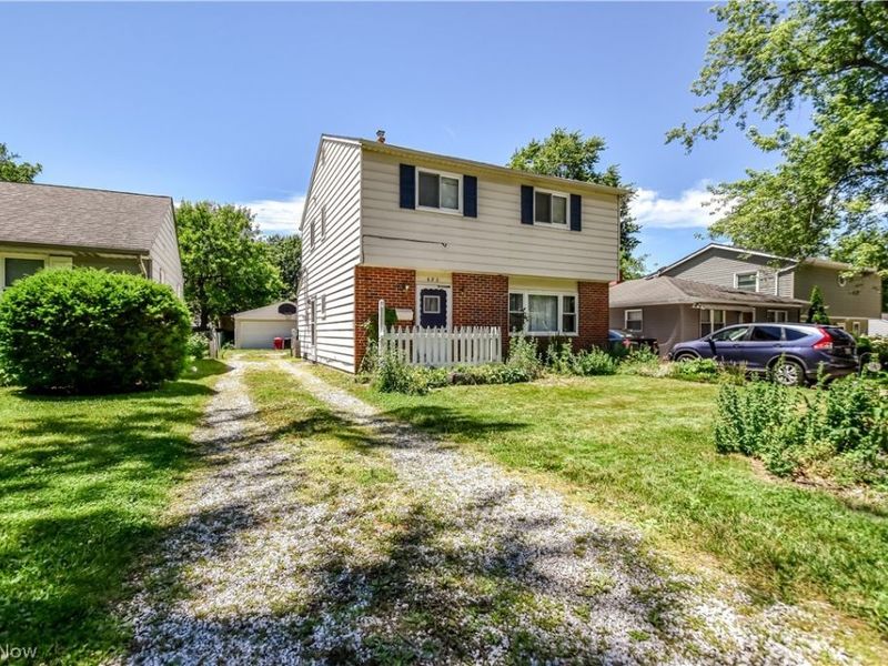 682 Iroquois Trail, Willoughby, OH 44094 Photo 2
