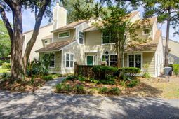 1046 Planters Place photo 4