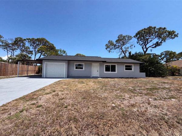 561 YALE ROAD , VENICE, FL 34293