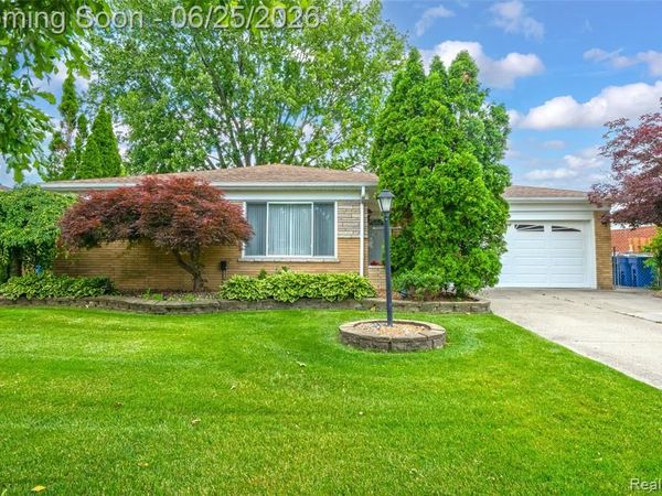 13818 Collins Drive , Warren, MI 48088