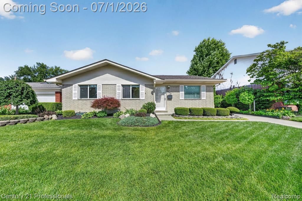 15124 Hix Street, Livonia, MI 48154 Main Photo