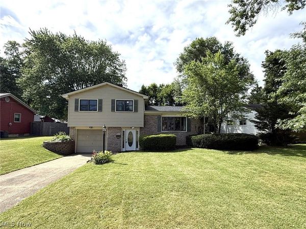 4260 Wedgewood Drive , Austintown, OH 44511