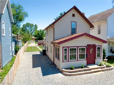 151 Beaver Avenue NE, New Philadelphia, OH 44663