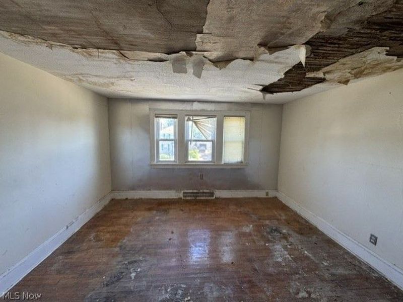 19205 Arrowhead Avenue, Cleveland, OH 44119 Photo 16