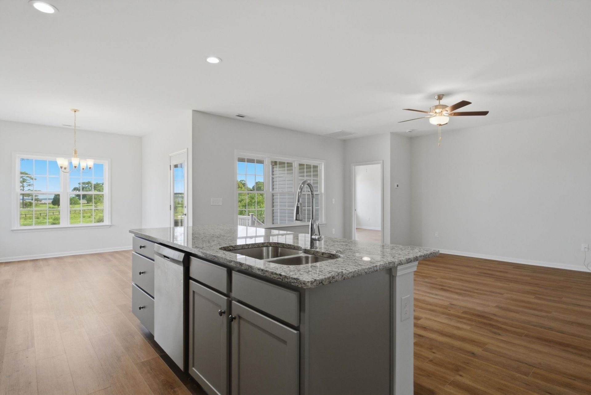 2709 Seaport Circle Photo 14