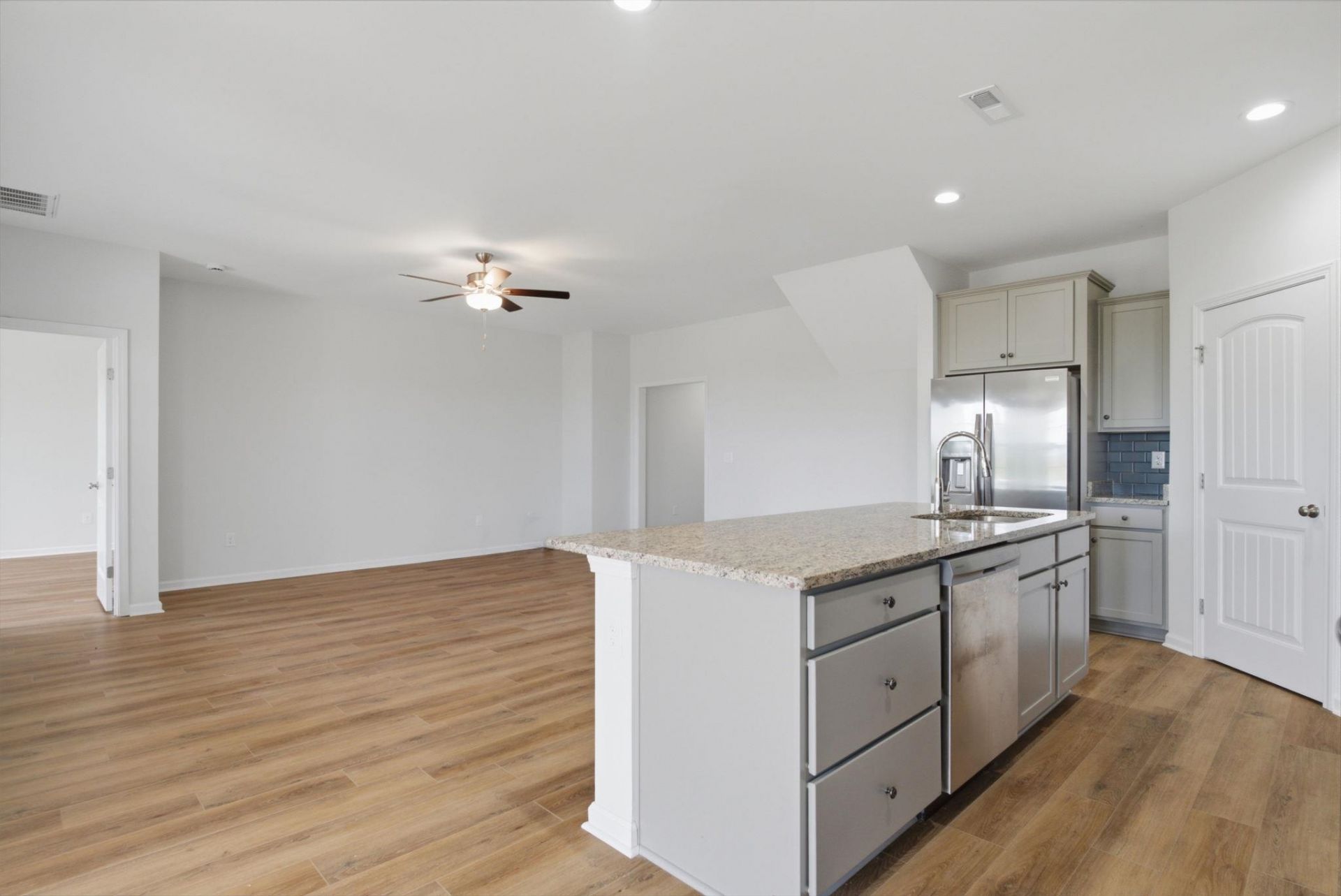 2709 Seaport Circle Photo 17