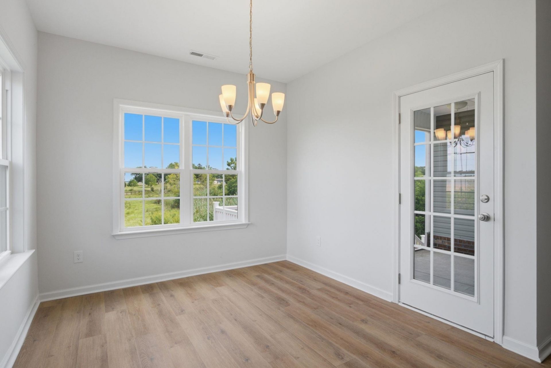 2709 Seaport Circle Photo 18