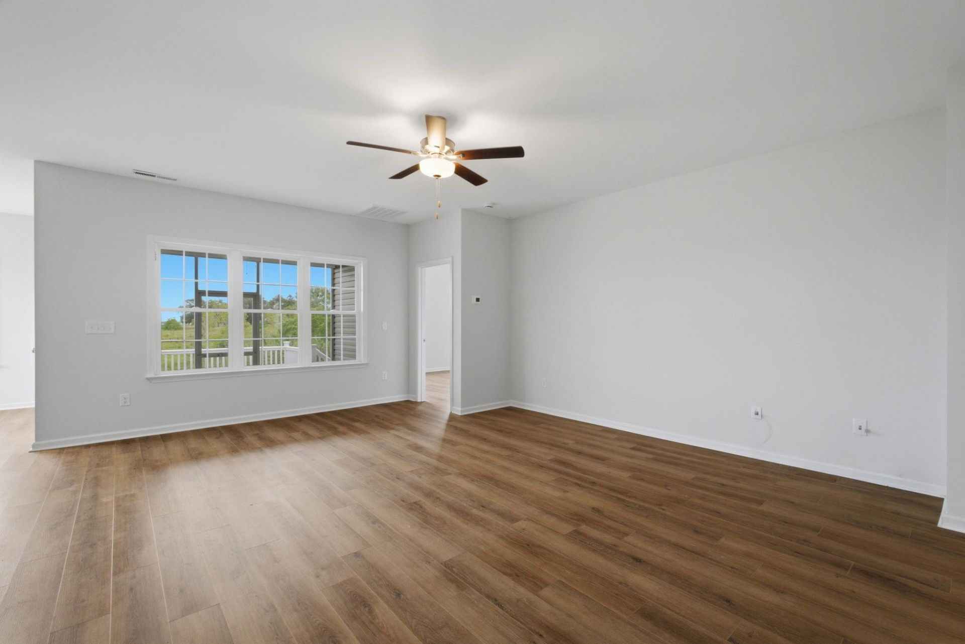 2709 Seaport Circle Photo 9