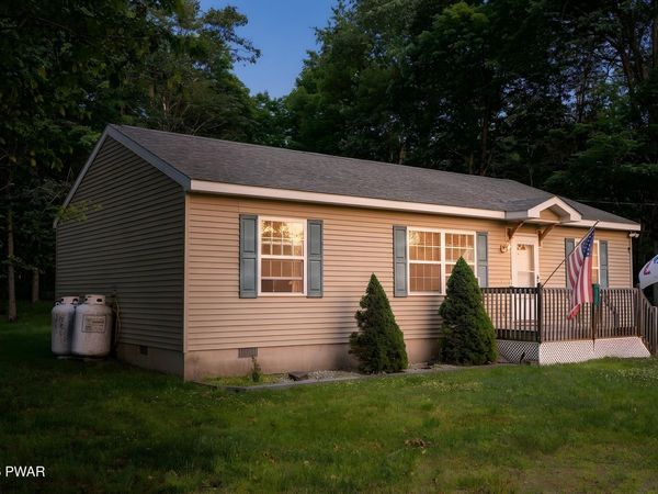 1066 Shadylane Drive, Newfoundland, PA 18445