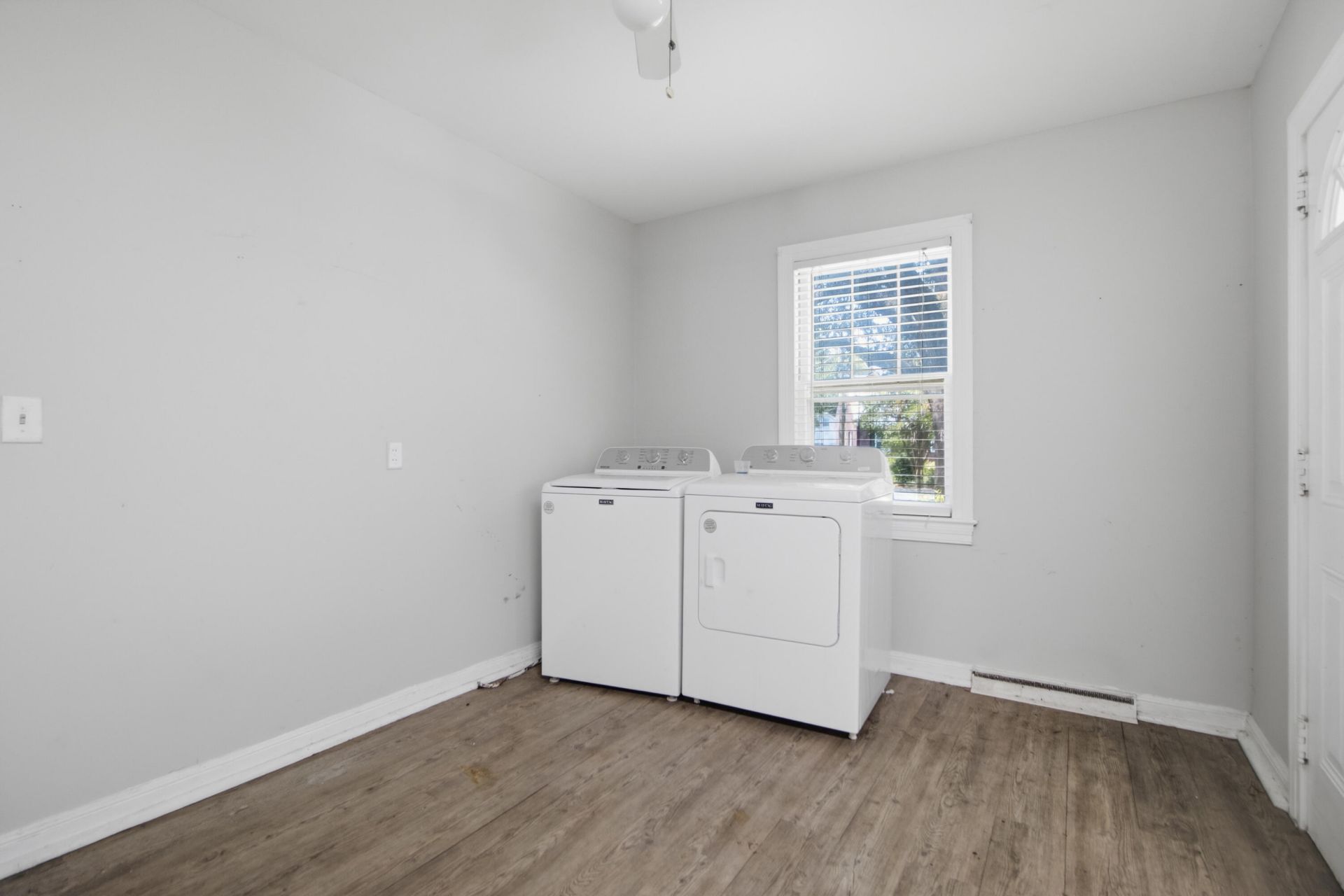 521 Saint Andrews Boulevard Photo 17
