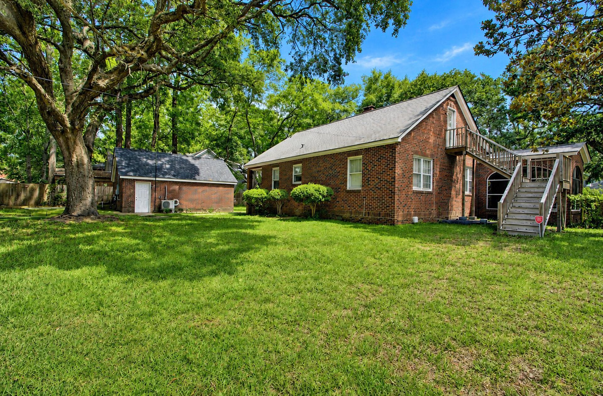 521 Saint Andrews Boulevard Photo 4