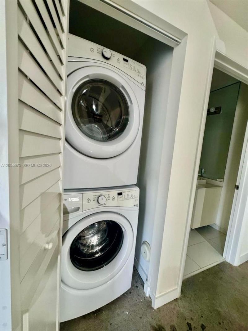 151 SE 1st St, Unit 408, Miami, FL 33131 Photo
