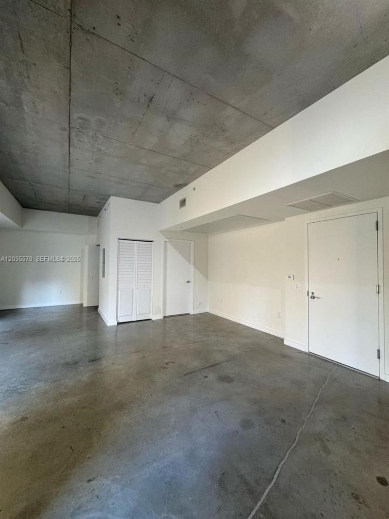 151 SE 1st St, Unit 408, Miami, FL 33131 Photo