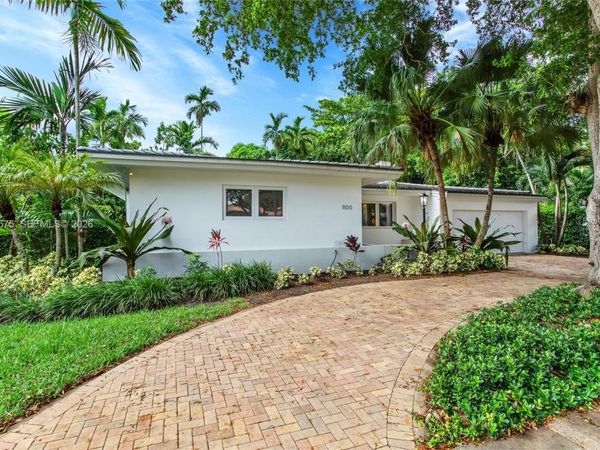 1100 S Alhambra Cir , Coral Gables, FL 33146