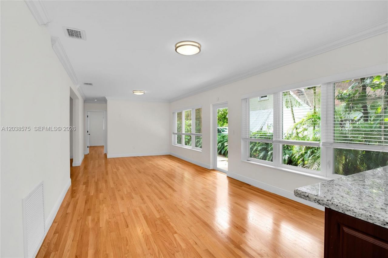 1100 S Alhambra Cir, Coral Gables, FL 33146 Photo