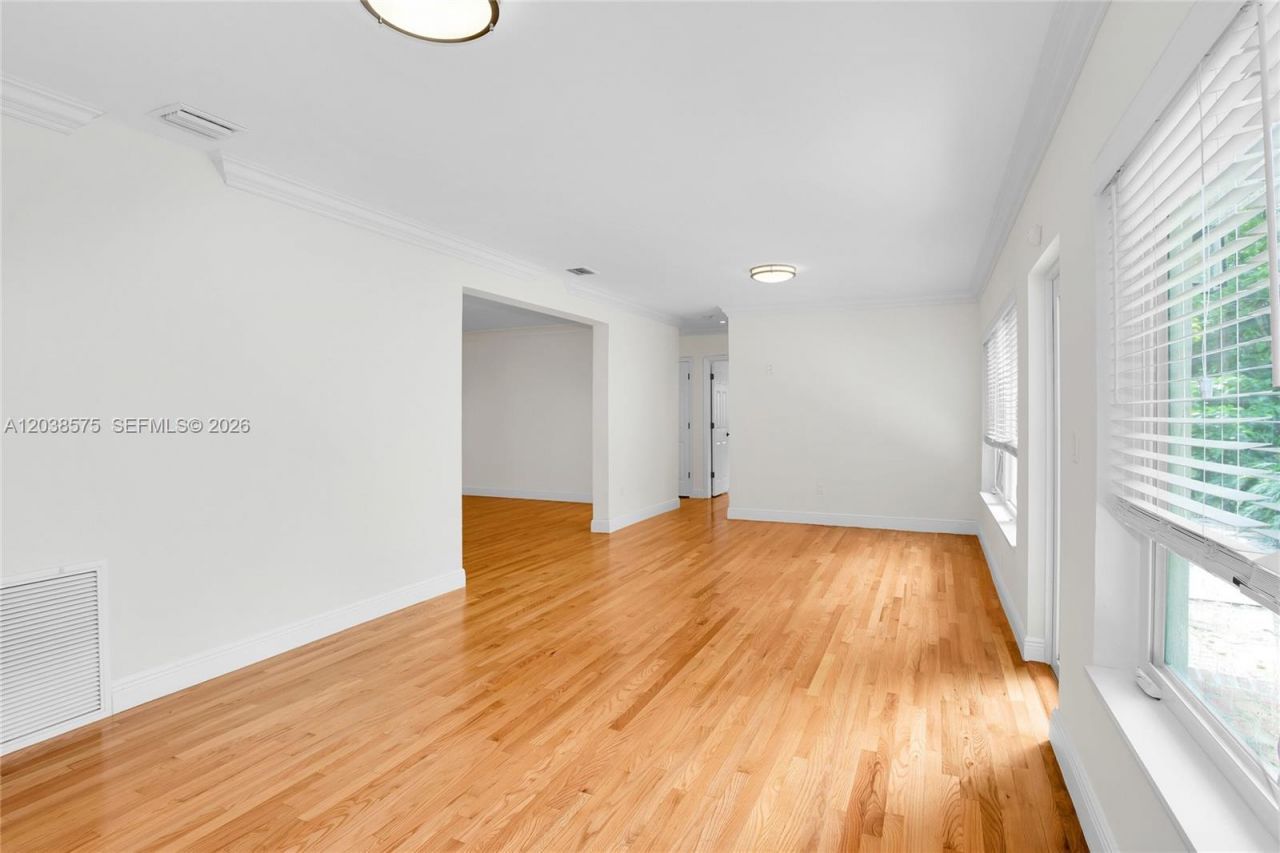 1100 S Alhambra Cir, Coral Gables, FL 33146 Photo