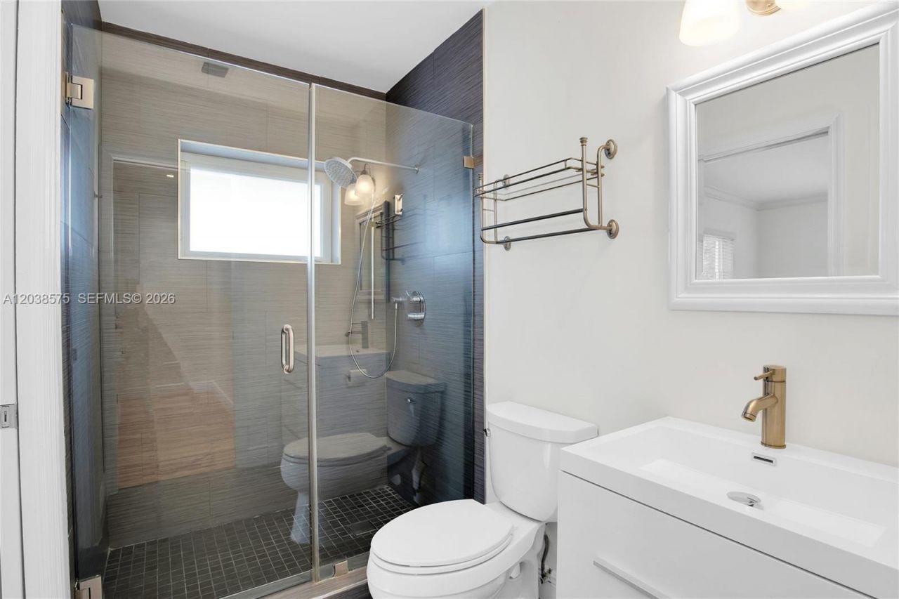 1100 S Alhambra Cir, Coral Gables, FL 33146 Photo