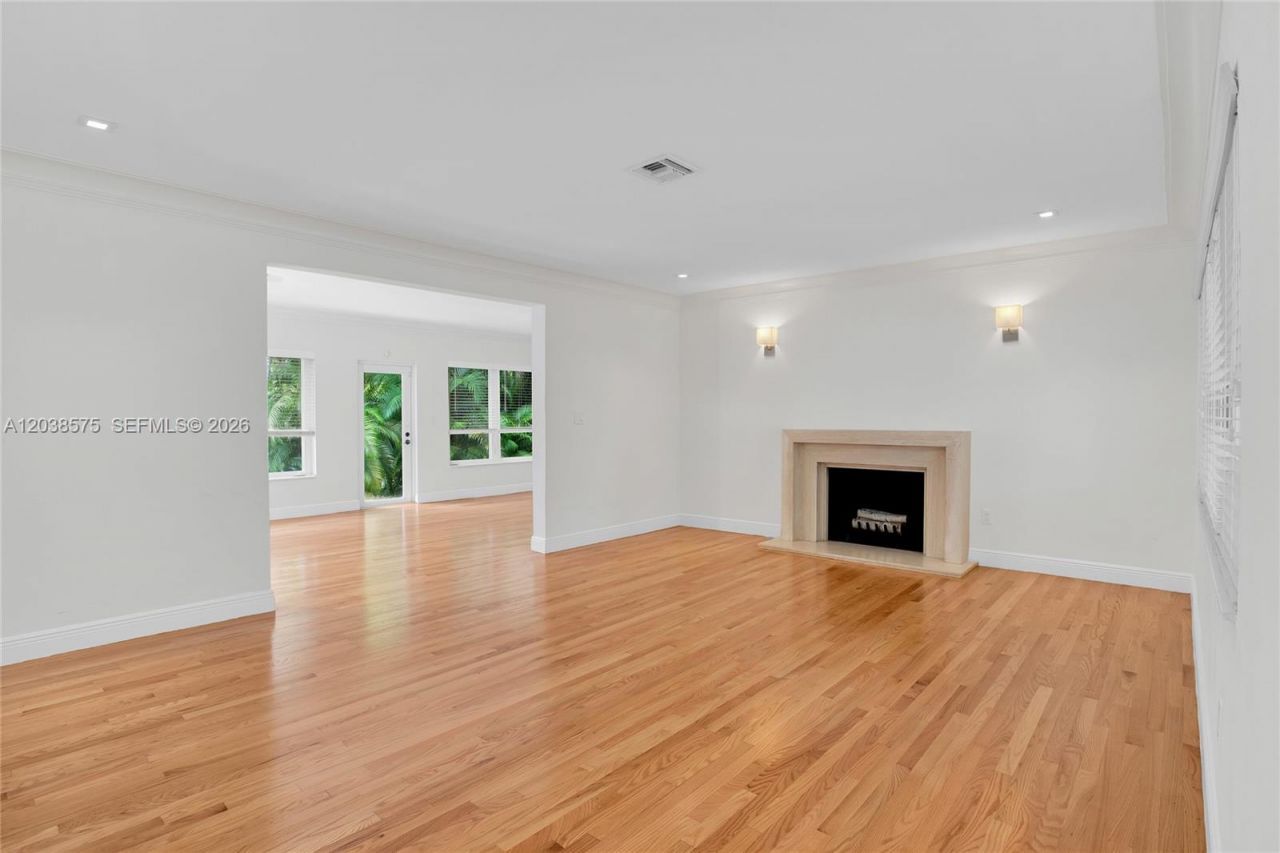 1100 S Alhambra Cir, Coral Gables, FL 33146 Photo