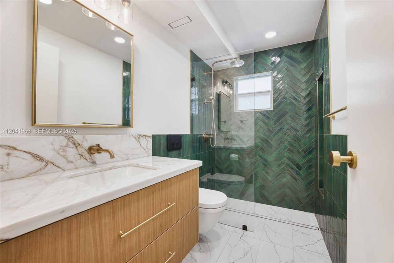 100 Edgewater Dr, Unit 142, Coral Gables, FL 33133 Photo