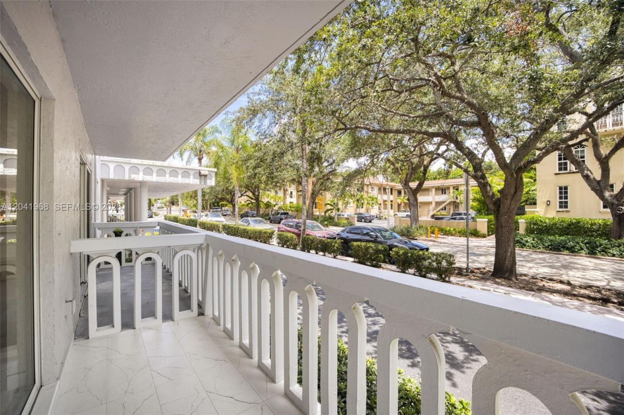 100 Edgewater Dr, Unit 142, Coral Gables, FL 33133 Photo