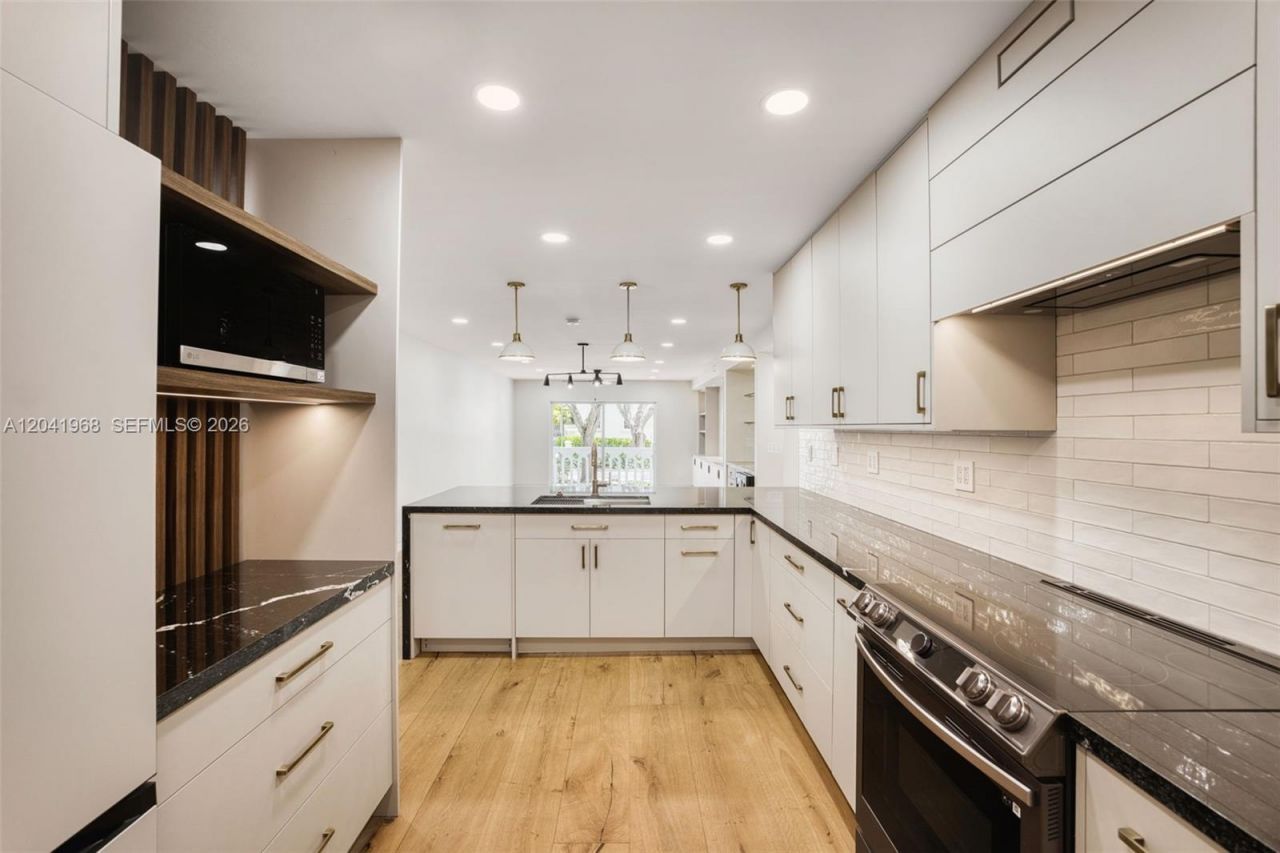 100 Edgewater Dr, Unit 142, Coral Gables, FL 33133 Photo