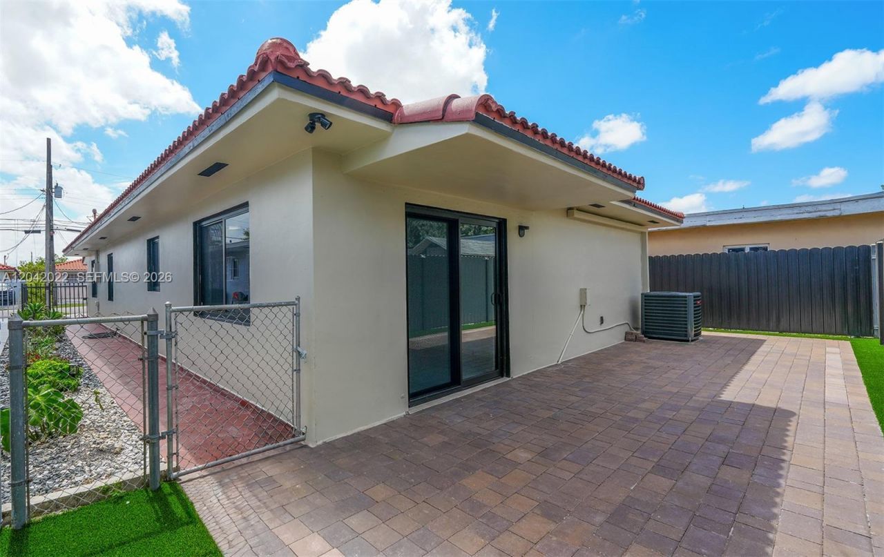 509 NW 57th Ct , Miami, FL 33126 Photo