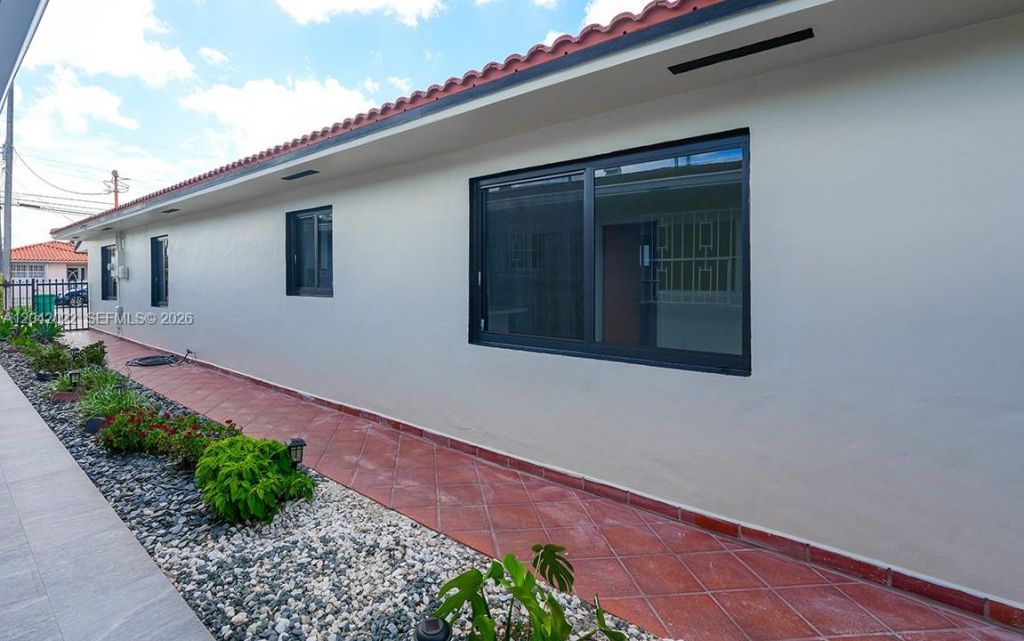509 NW 57th Ct , Miami, FL 33126 Photo