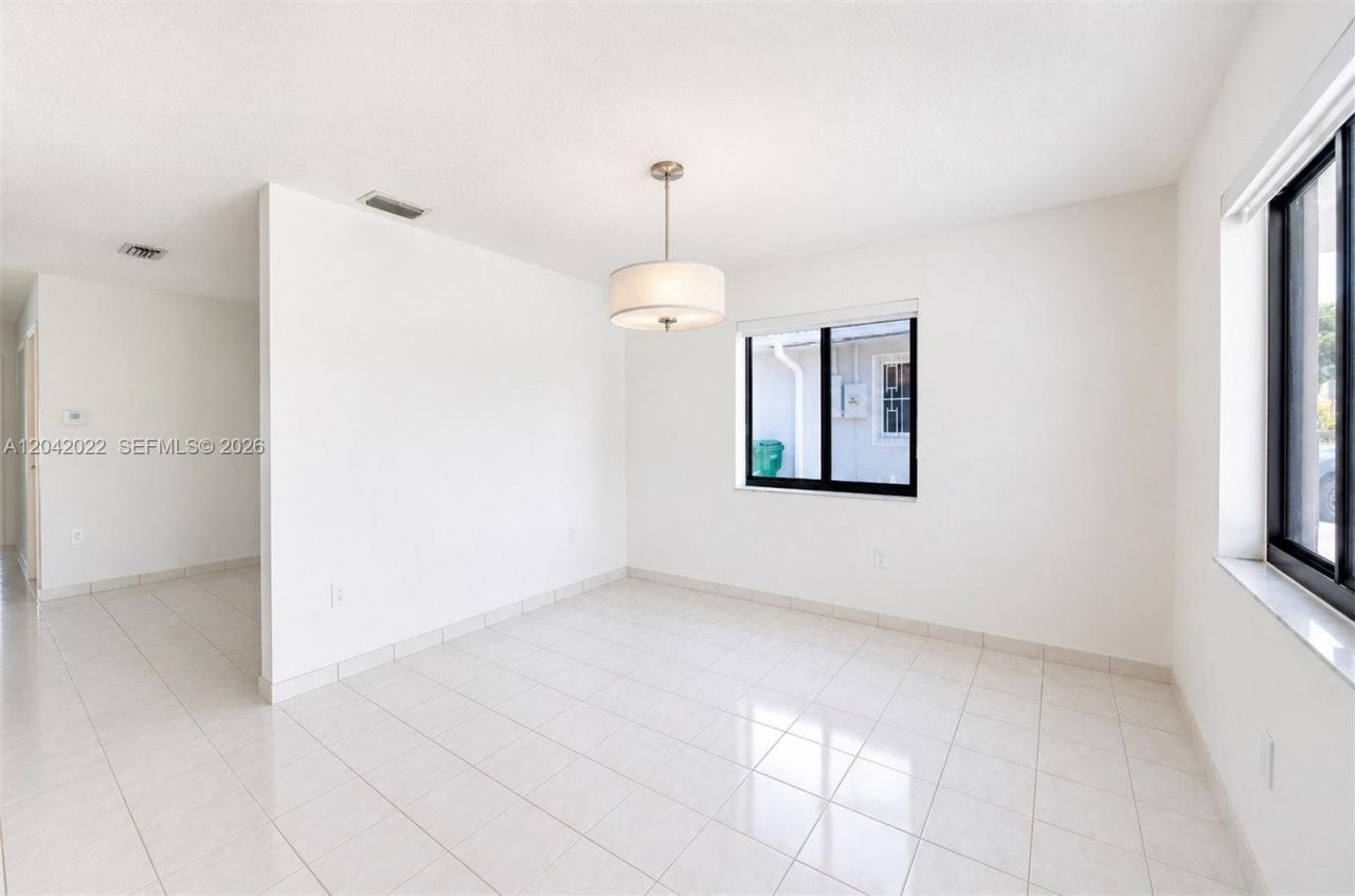 509 NW 57th Ct , Miami, FL 33126 Photo