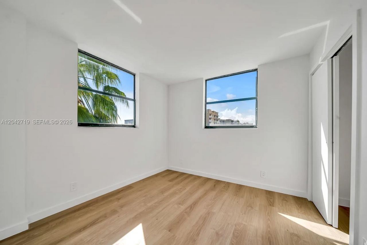 501 SW 1st St , Unit 502, Miami, FL 33130 Photo