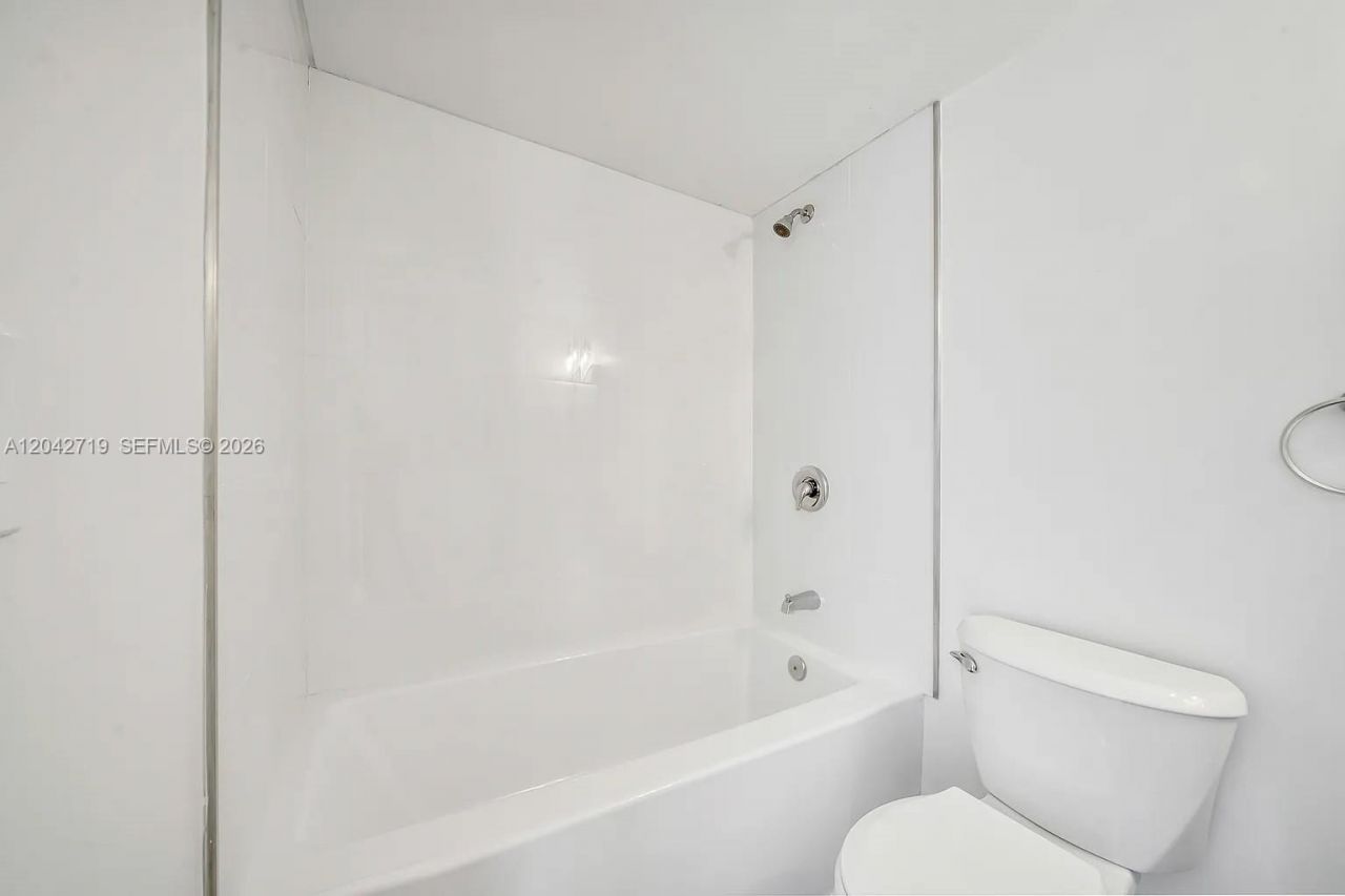 501 SW 1st St , Unit 502, Miami, FL 33130 Photo