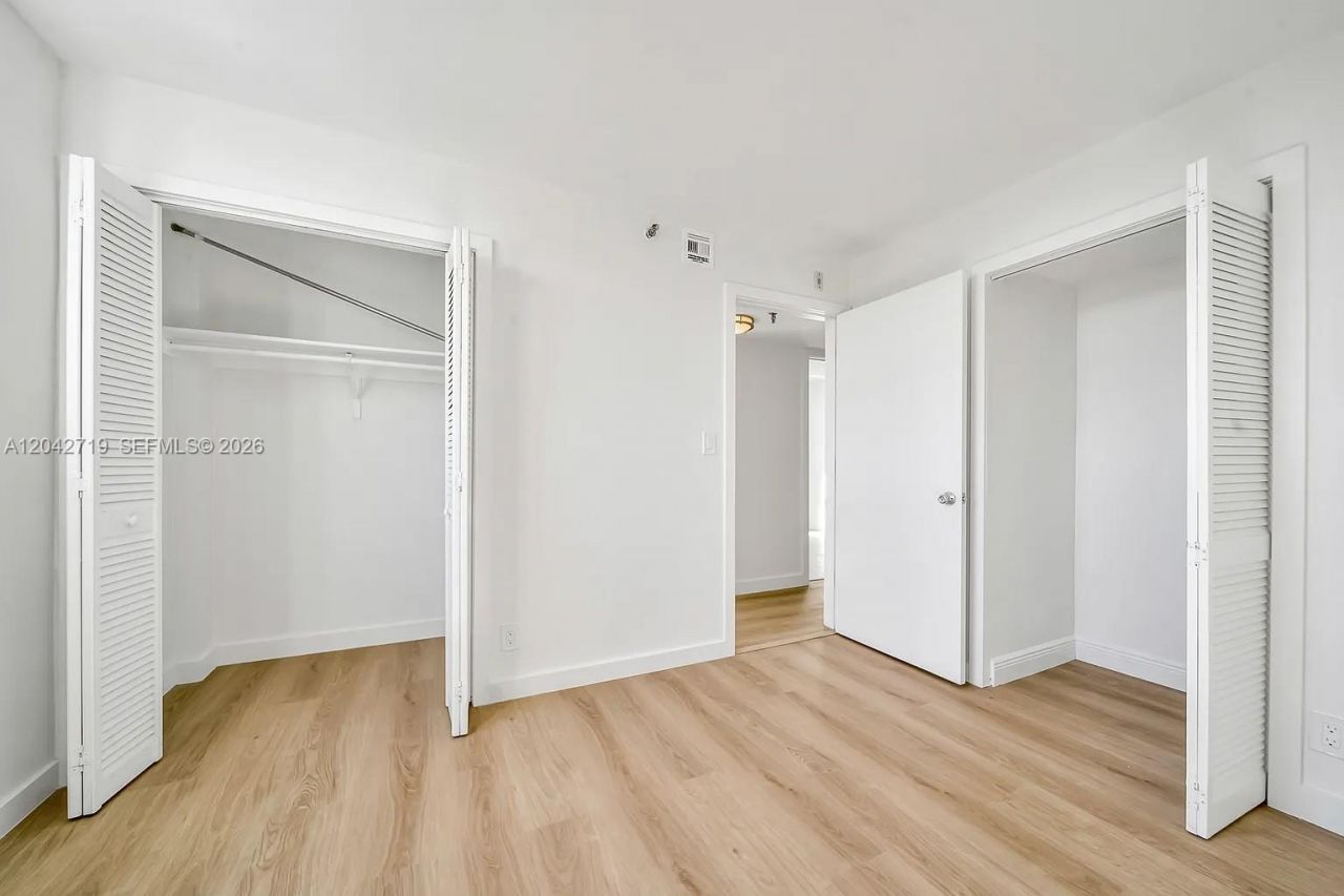 501 SW 1st St , Unit 502, Miami, FL 33130 Photo
