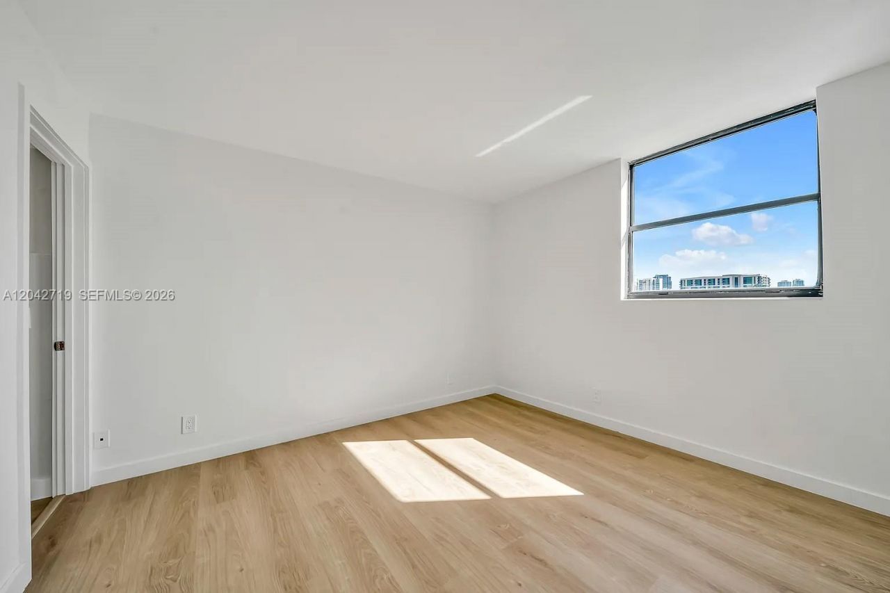501 SW 1st St , Unit 502, Miami, FL 33130 Photo