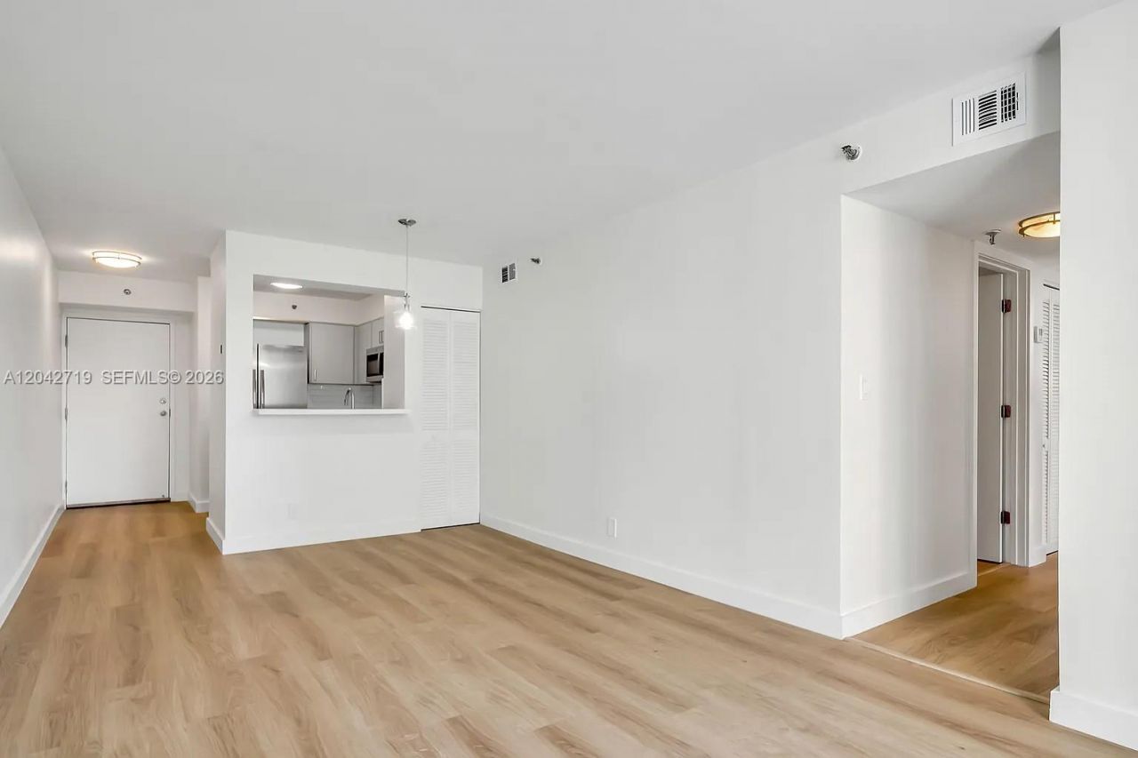 501 SW 1st St , Unit 502, Miami, FL 33130 Photo