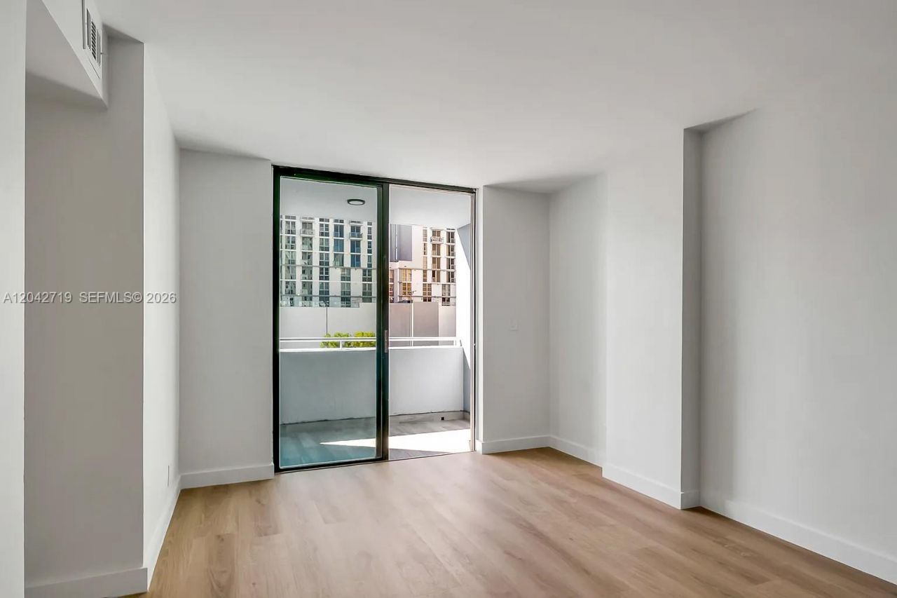 501 SW 1st St , Unit 502, Miami, FL 33130 Photo