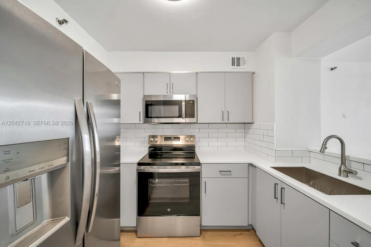 501 SW 1st St , Unit 502, Miami, FL 33130 Photo