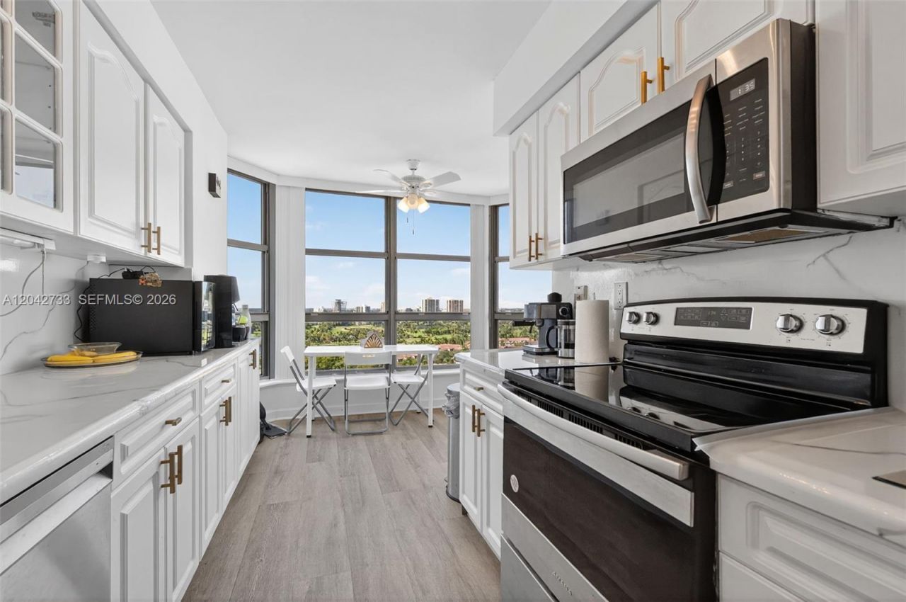 3500 Mystic Pointe Dr , Unit 1804, Aventura, FL 33180 Photo