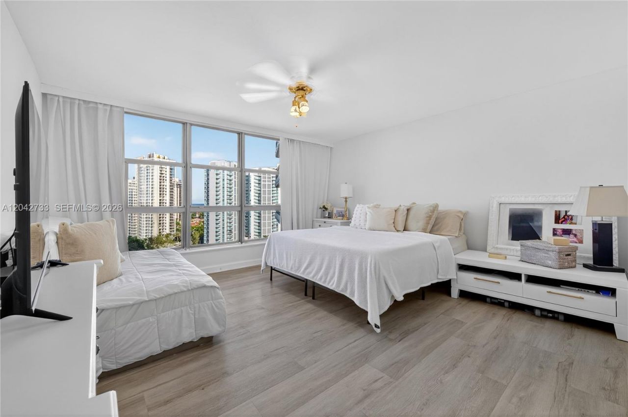 3500 Mystic Pointe Dr , Unit 1804, Aventura, FL 33180 Photo