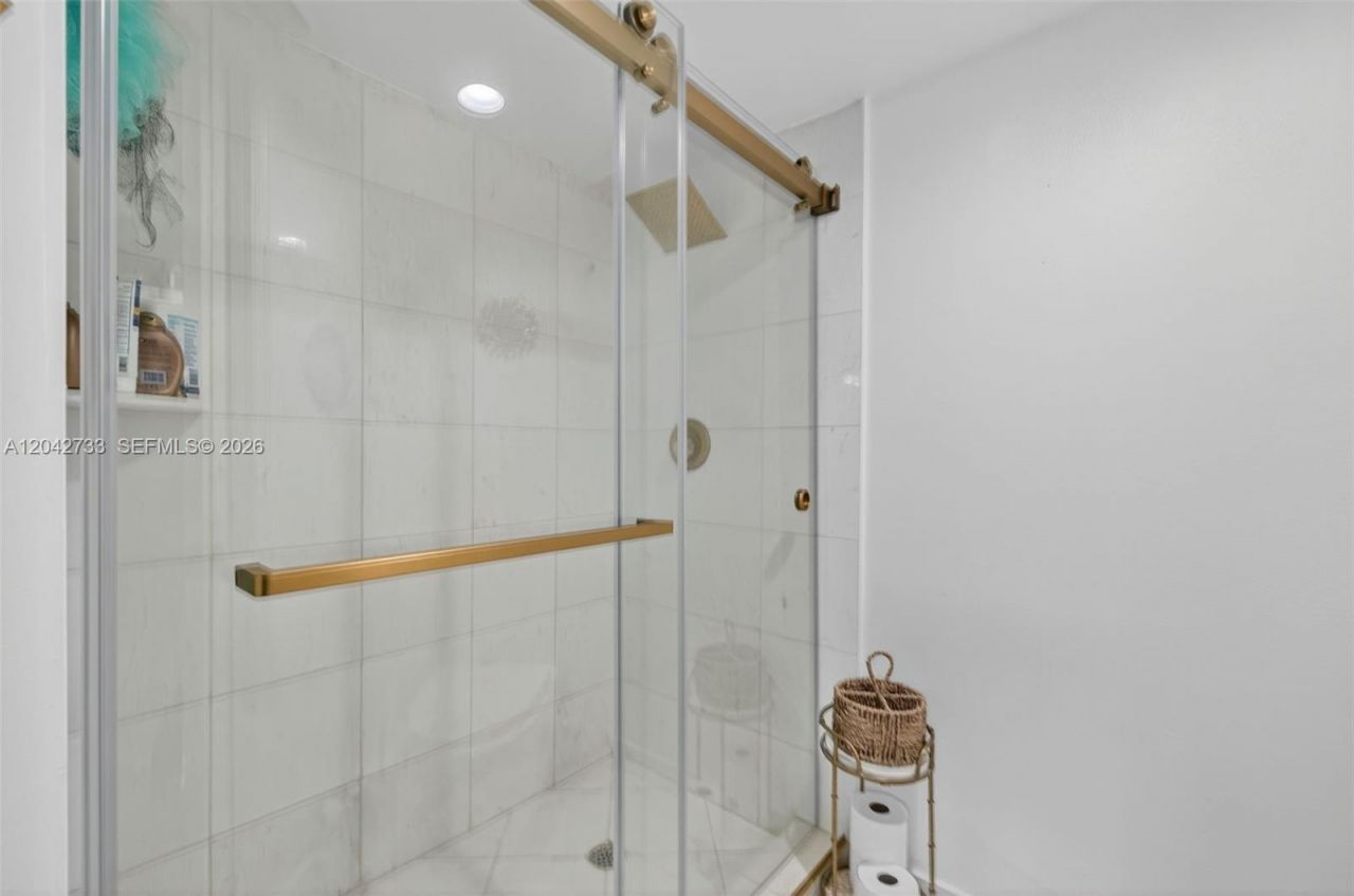 3500 Mystic Pointe Dr , Unit 1804, Aventura, FL 33180 Photo