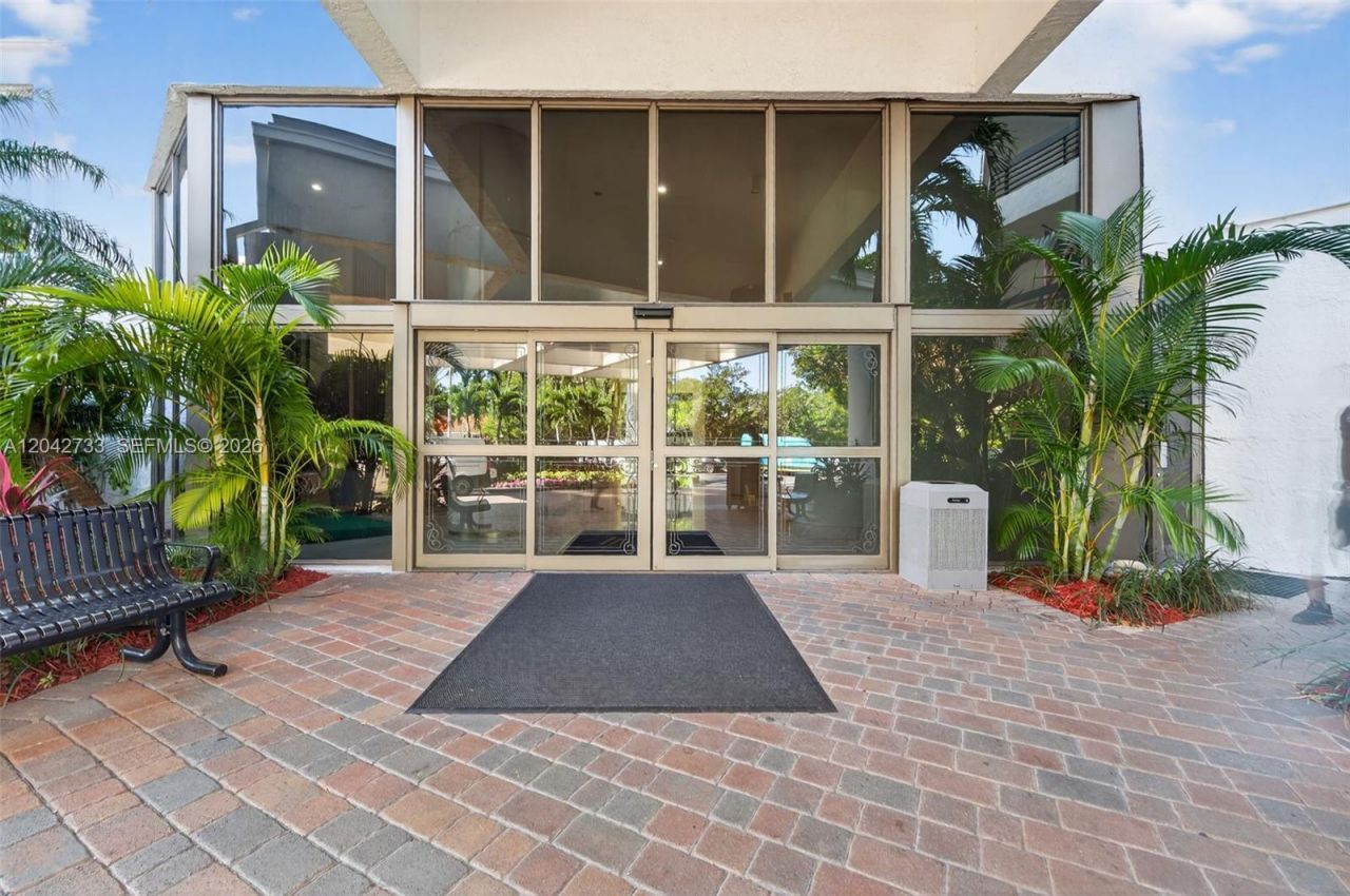 3500 Mystic Pointe Dr , Unit 1804, Aventura, FL 33180 Photo