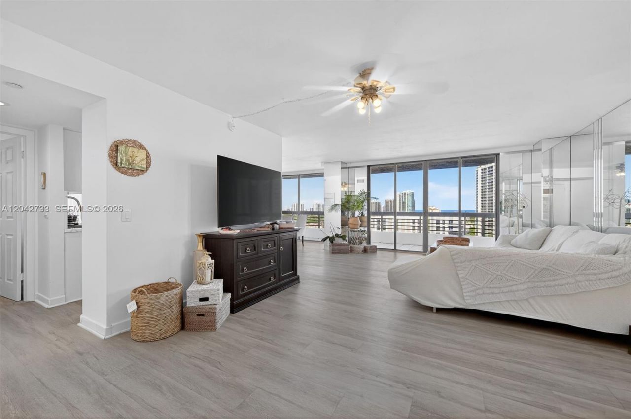 3500 Mystic Pointe Dr , Unit 1804, Aventura, FL 33180 Photo