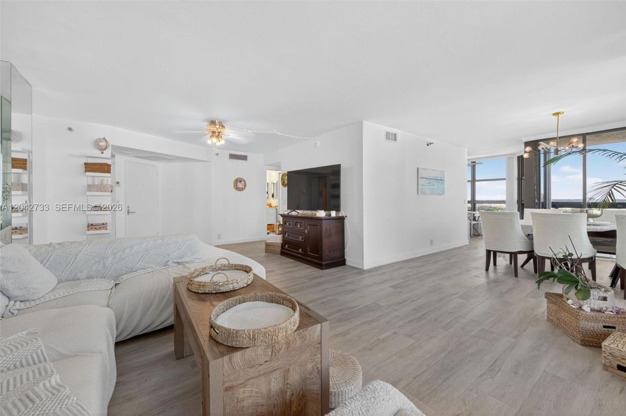 3500 Mystic Pointe Dr , Unit 1804, Aventura, FL 33180 Photo