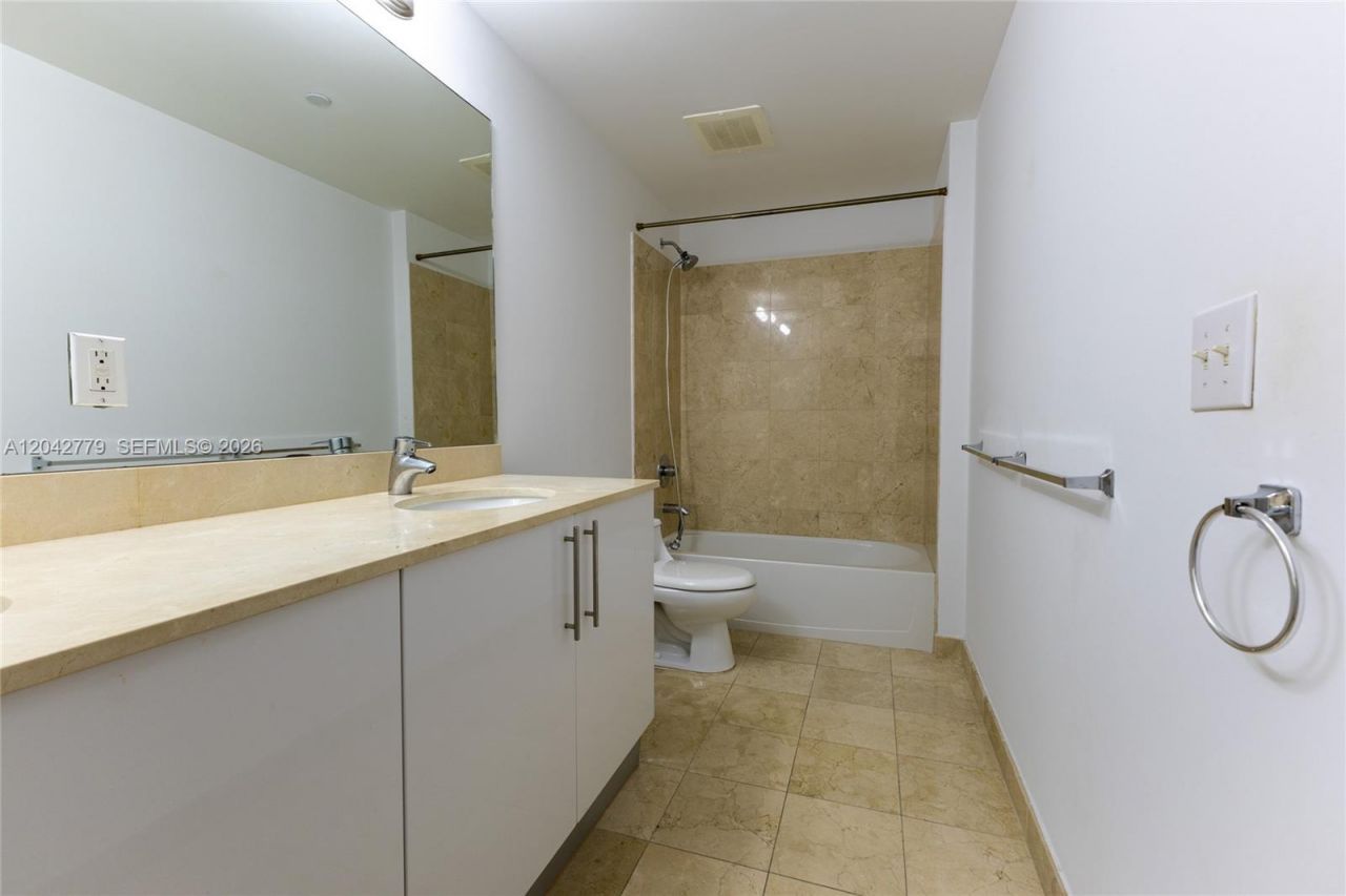 3330 NE 190th St , Unit 1112, Aventura, FL 33180 Photo
