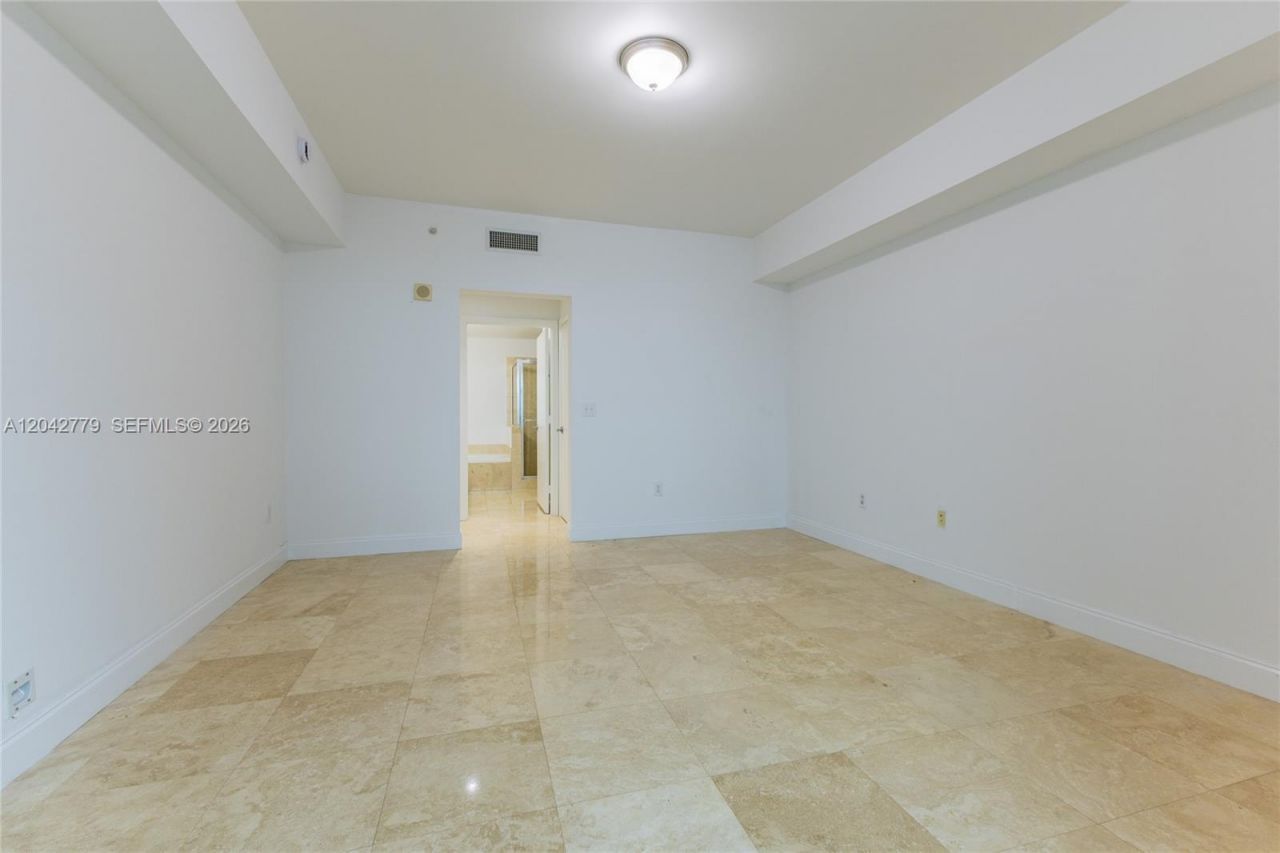 3330 NE 190th St , Unit 1112, Aventura, FL 33180 Photo