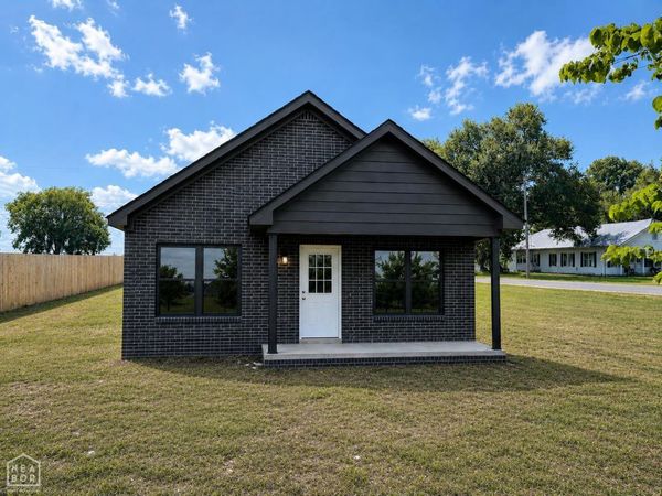 1208 S Main, Leachville, AR 72438
