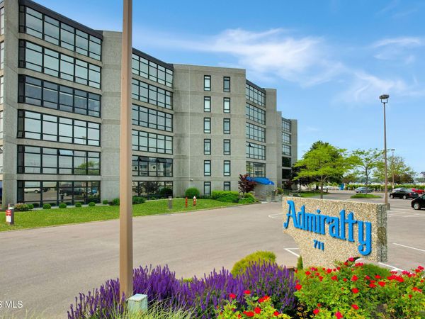 711 W Lakeshore Drive , Port Clinton, OH 43452